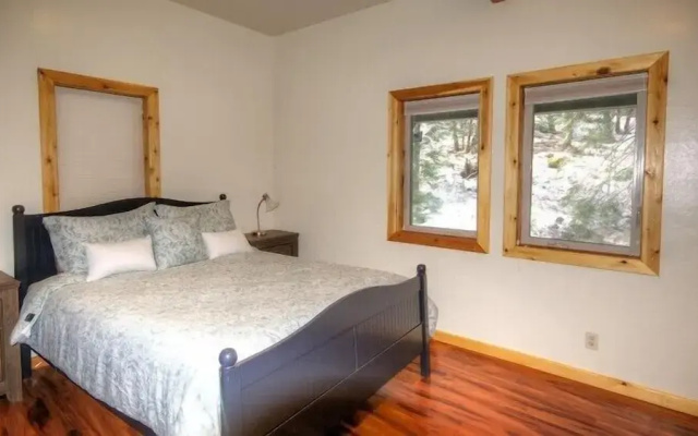 Scenic Wonders Dogwood Manor 3 Bedrooms