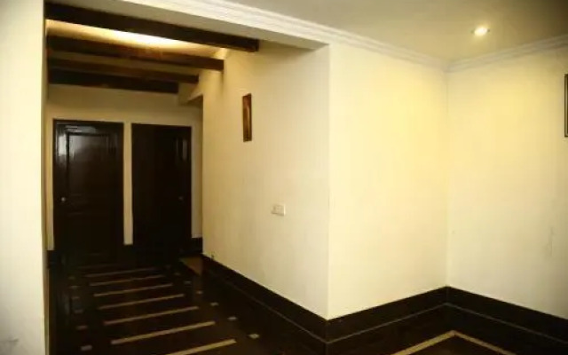 Hotel Smart Inn 2 by Royal Collection