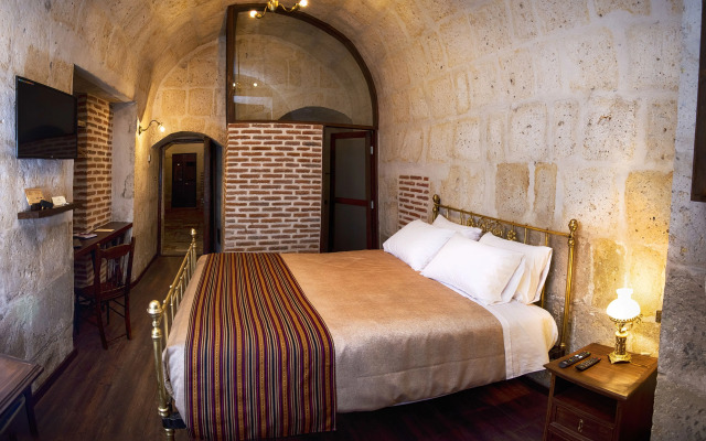 Acolpacha - Tambo Boutique