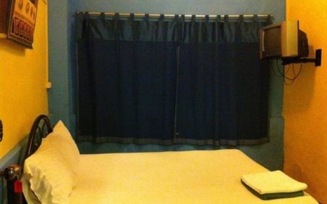 Gaeng Phet Restaurant & Guesthouse