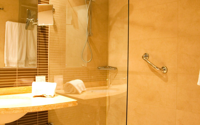 Sercotel Las Artes Pinto