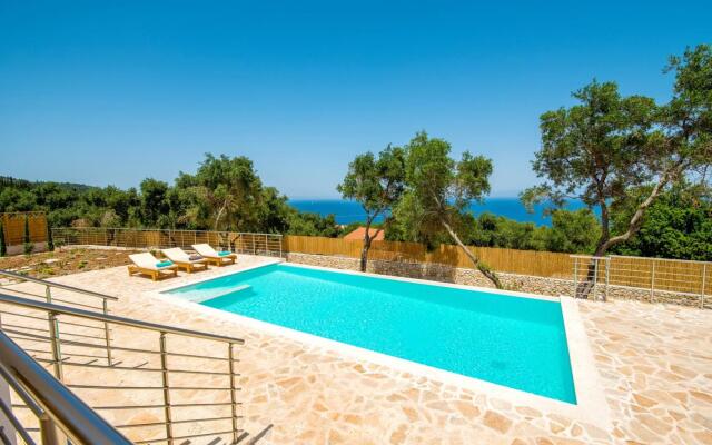 Tania Villa - Elegant 4 BR Villa With Private Pool