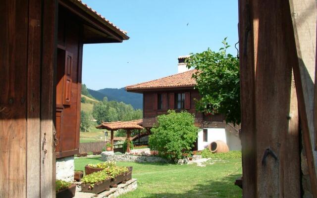 Hadji Neikovi guest houses