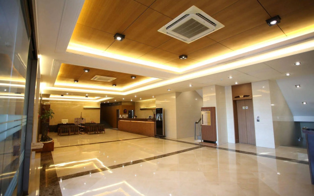 New Donghae Hotel