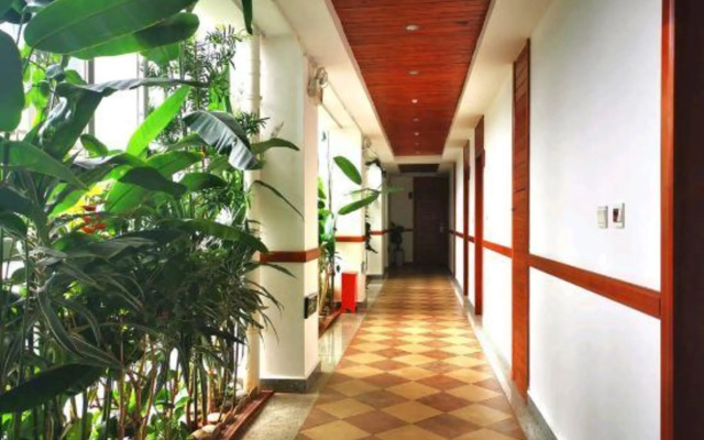 Pu'er Plum Lakeside Hotel