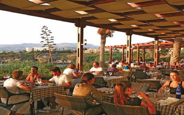 Cynthiana Beach Hotel