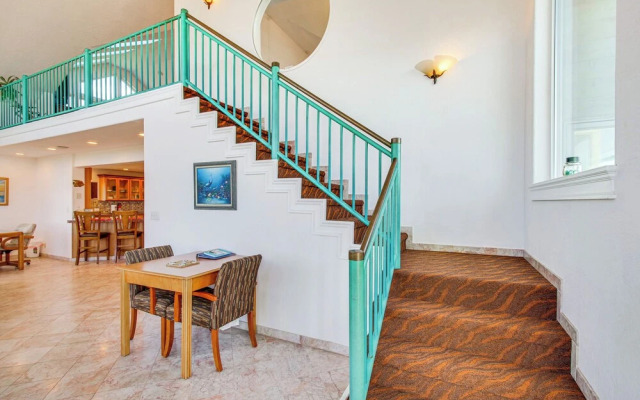 'oceanfront Castle' w/ Hot Tub & Game Room