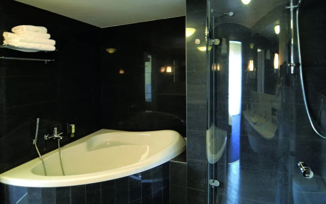 Spa Resort Tree of Life