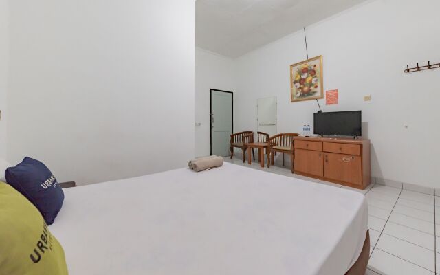 RedDoorz @ Hotel Pondok Kurnia near Buah Batu Bandung