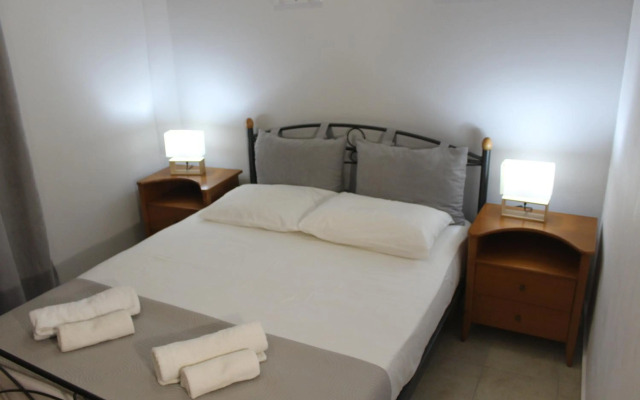 Village Drapanias Apartments