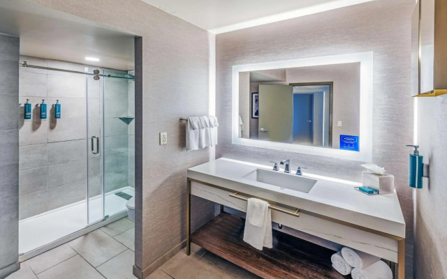 DoubleTree by Hilton Tulsa Downtown