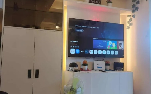 Spacious 1-bedroom Condo in Quezon City With Private Pool