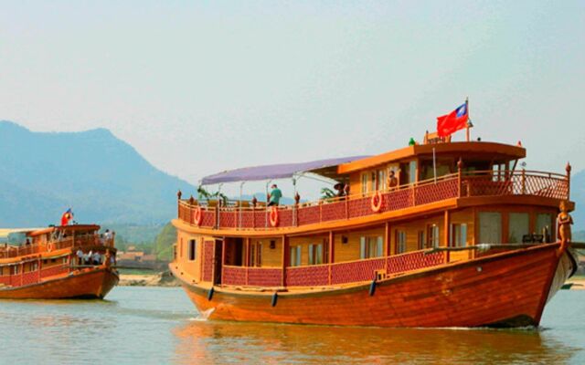 Amara River Cruise (Mandalay-Bhamo or Bhamo - Mandalay)