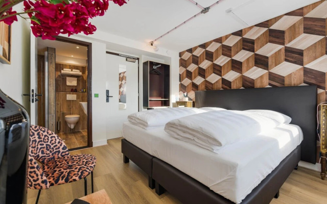 The Monument Hotel
