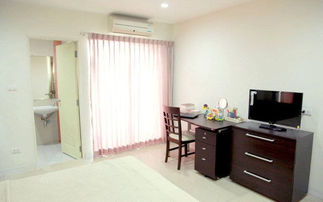 Meesook Residence