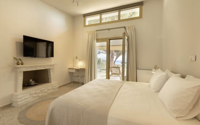 Aura Loutraki Villa