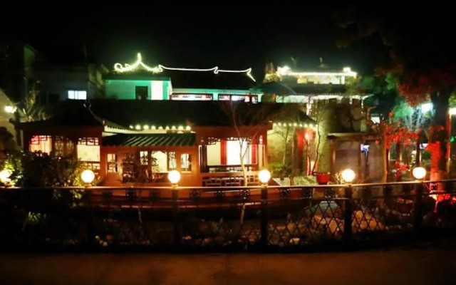 Zhouzhuang Romantic Traveling View Residence