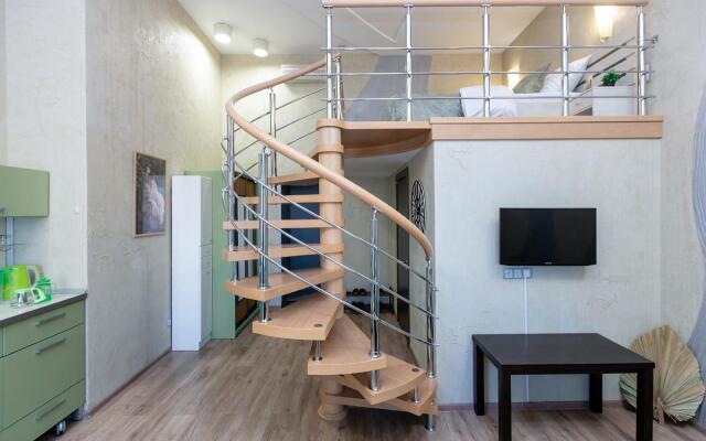 Пять звезд на Ленина 24