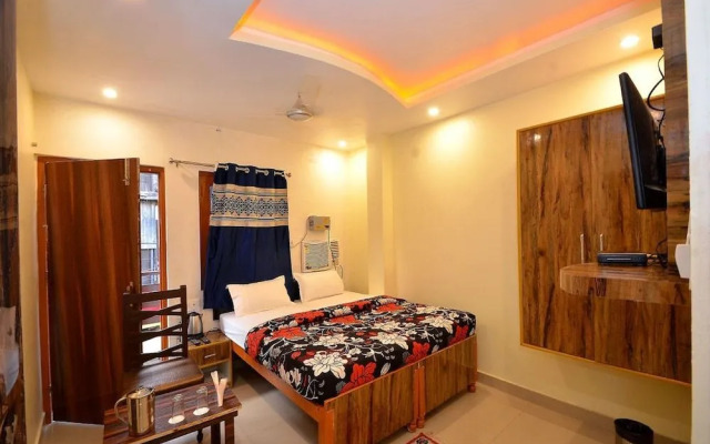 Walkin Shiva P Guest House
