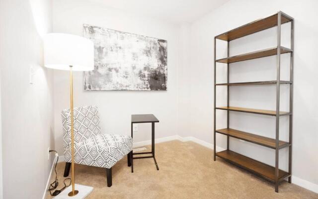 3BR Condo With Free Parking and In-suite Laundry