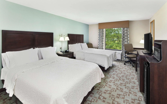 Hampton Inn & Suites Savannah-Airport