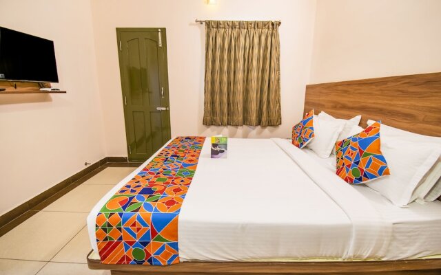 Fabhotel Radha Residency