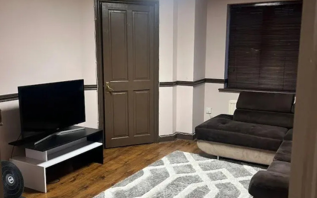 Charming Close Retreat in Grays