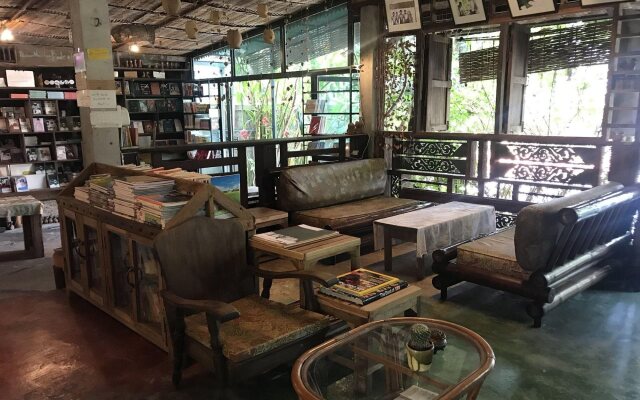 Banban Nannan Library and Guesthome