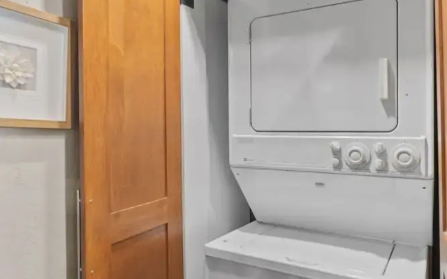 Stylish Westwood Condo