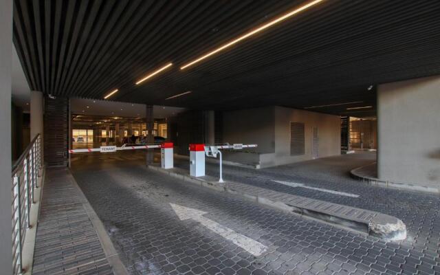 Sandton Smart Apartment Fourteen