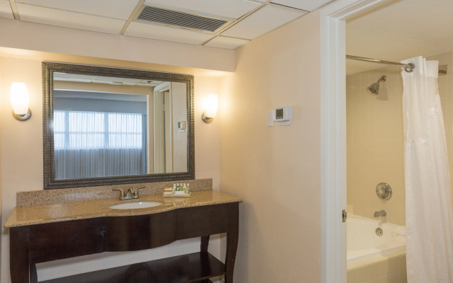 Holiday Inn Miami Beach - Oceanfront by IHG
