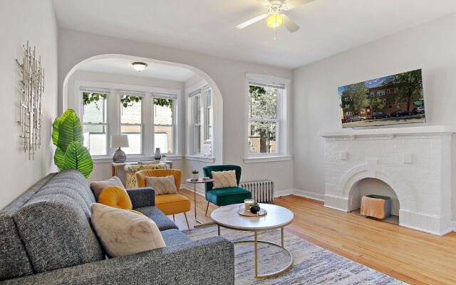 Charming 3BR Rogers Park Home in Newgard