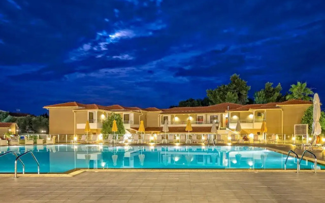 Lagomandra Beach & Suites