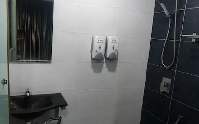 OYO 90724 Rg Hotel