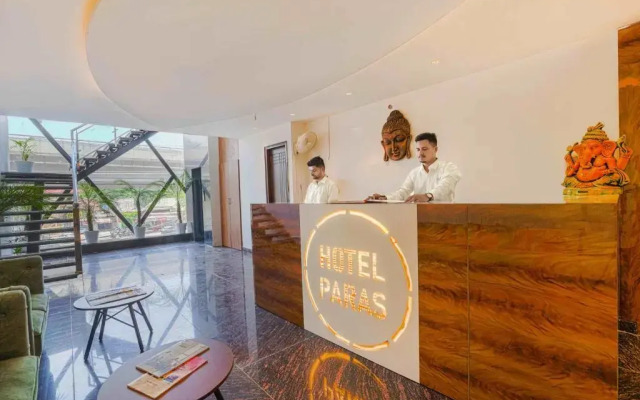 Hotel Paras