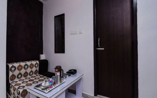 OYO 15624 Golden Plaza