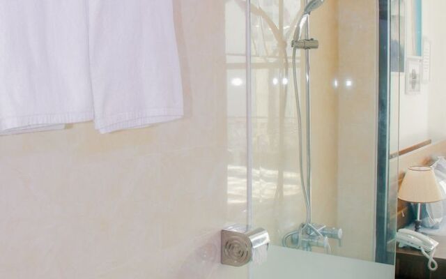 Airy Art Apartment My Khe Beach