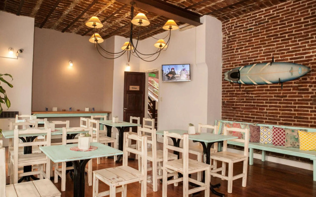 Playa Varese Inn