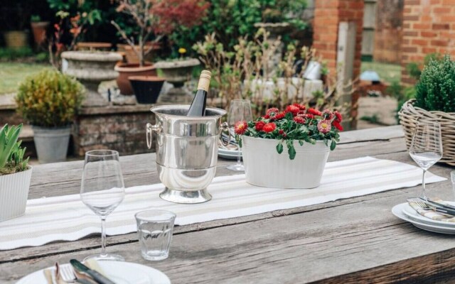 Lavender House - Peaceful Countryside Setting