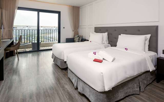 Wyndham Danang Golden Bay