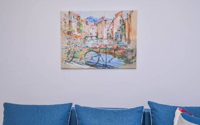 FM Deluxe 2-BDR Apartment - Simplisico