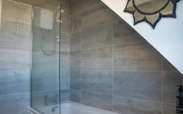 Host Stay Trinity Road