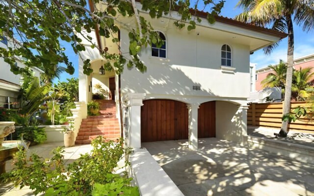Villa Marisol by RedAwning