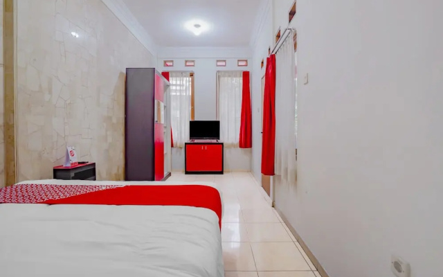 Merci Club by OYO Rooms