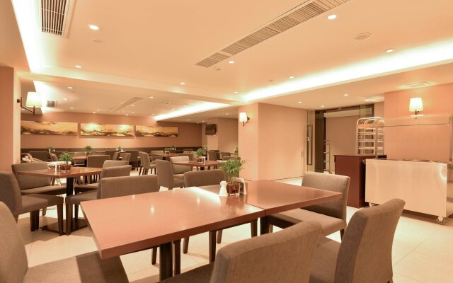Home Inns Plus Shanghai Xujiahui Branch