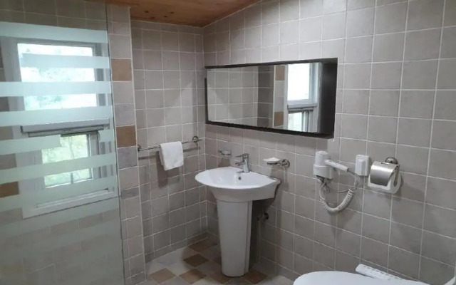 Geoje Badatga, Aesop Ajeossine jip