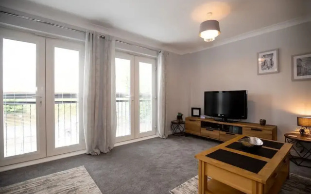 Blue Bridge View - Sleeps 7 With Free Parking
