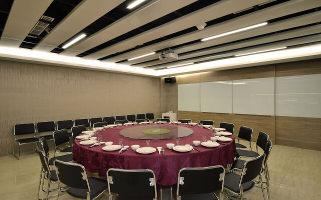 Tsun Huang Hotel