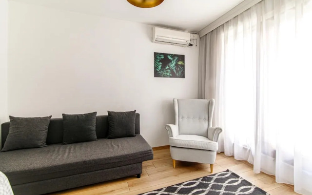 Single House Luminous and Chic Flat in Fatih