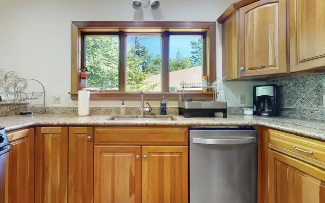 Vermont Serenity By Okemo 5 Bedroom Home